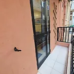 Charming Apartment Steps From The Sea