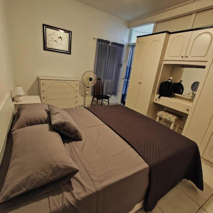 Charming Steps From The Sea Apartment